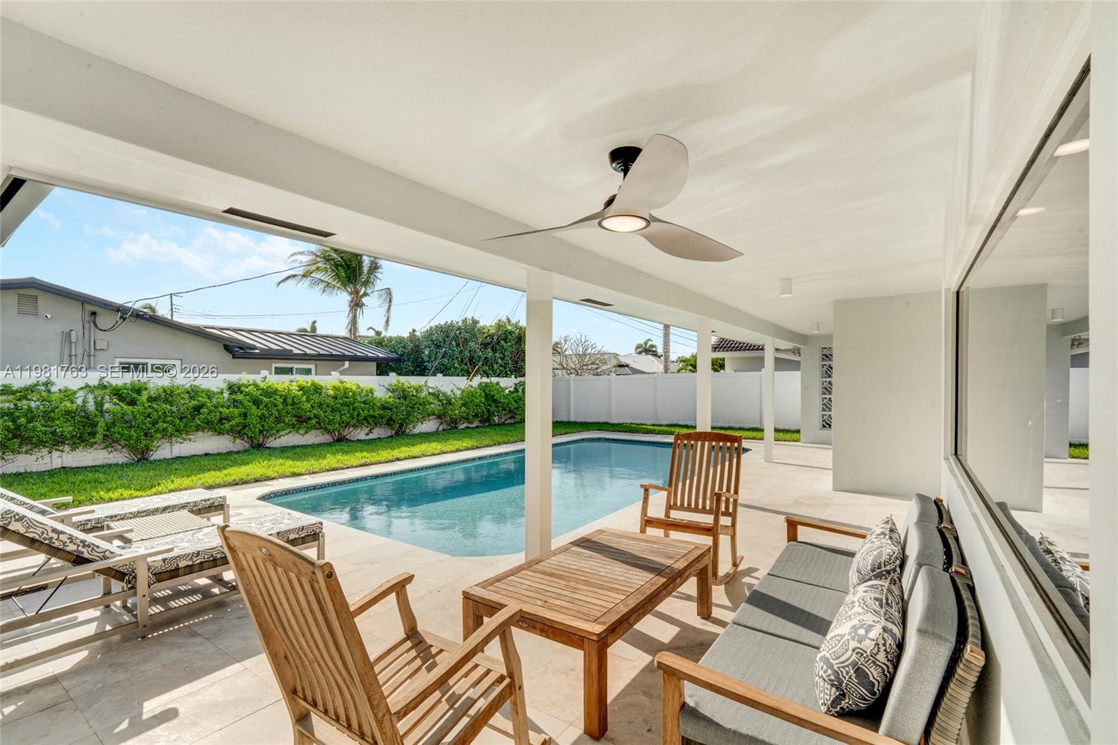 4460 NE 25th Ave Lighthouse Point, FL 33064