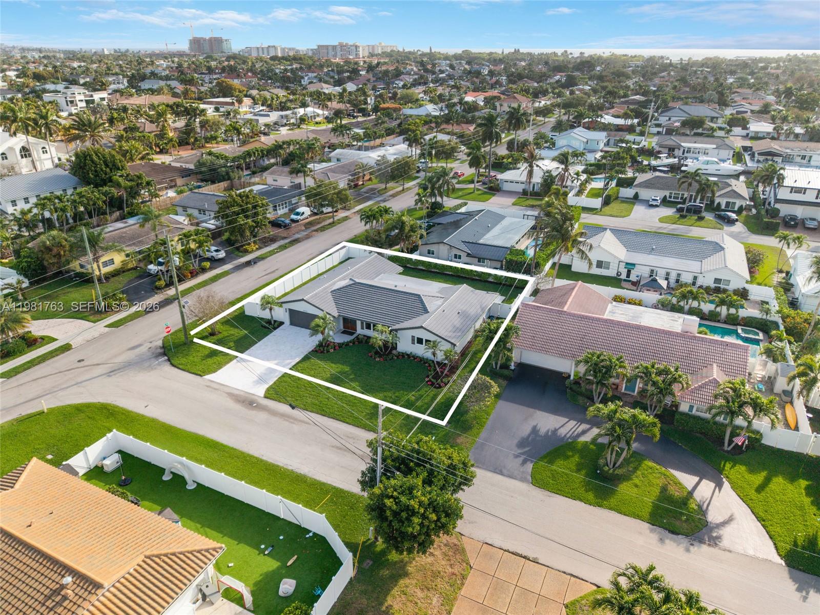 4460 NE 25th Ave Lighthouse Point, FL 33064