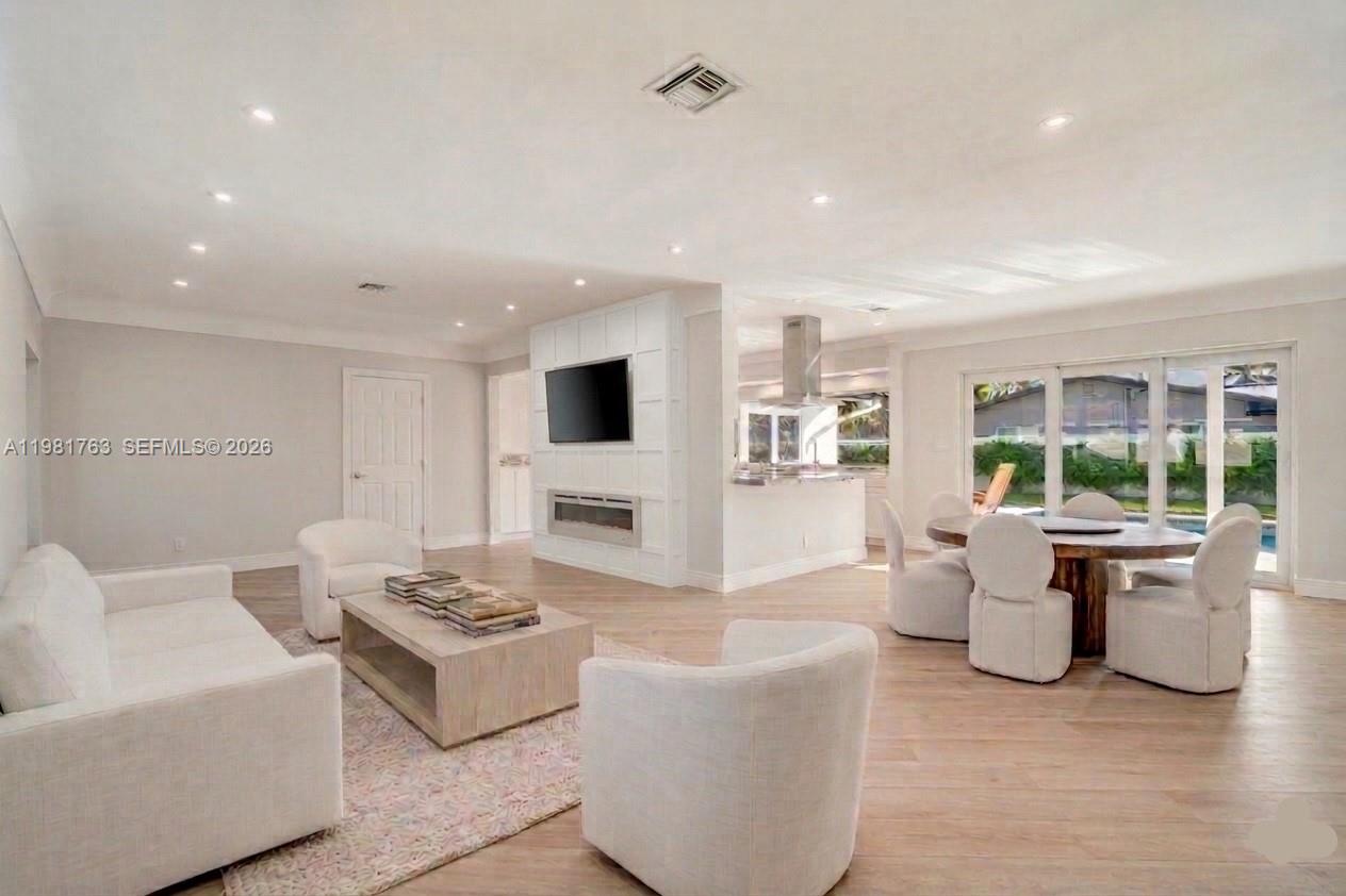 4460 NE 25th Ave Lighthouse Point, FL 33064