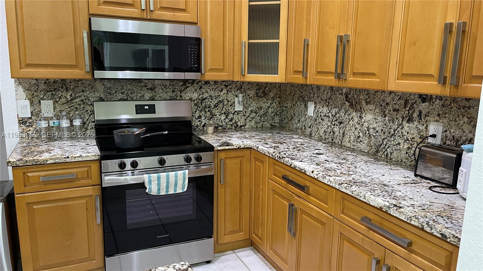 11581 SW 10th Ct Pembroke Pines, FL 33025