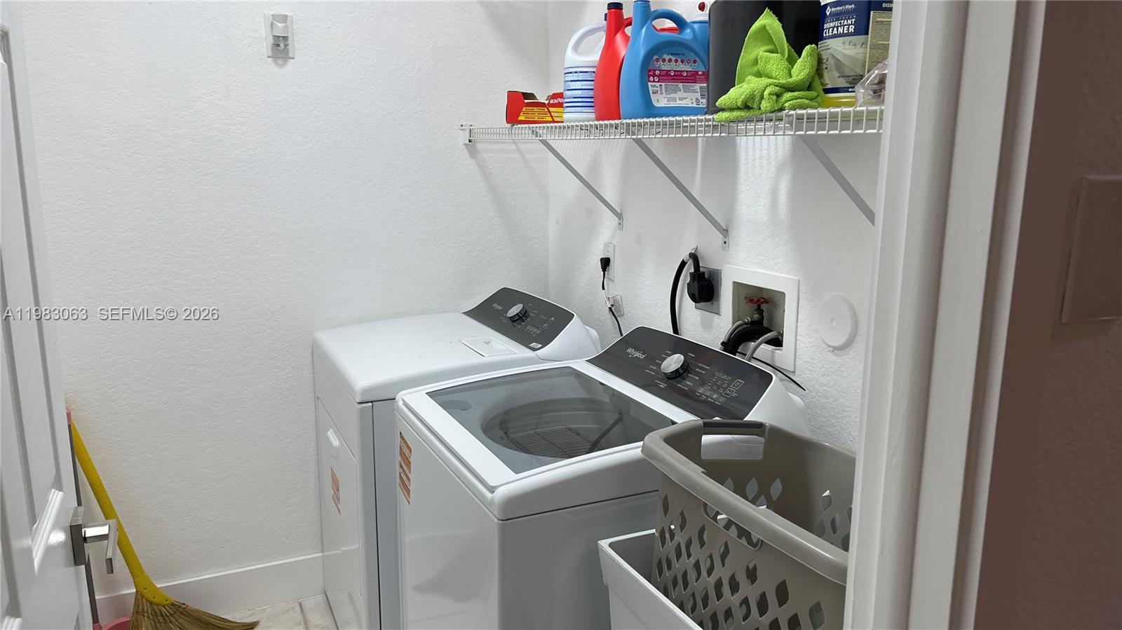 11581 SW 10th Ct Pembroke Pines, FL 33025