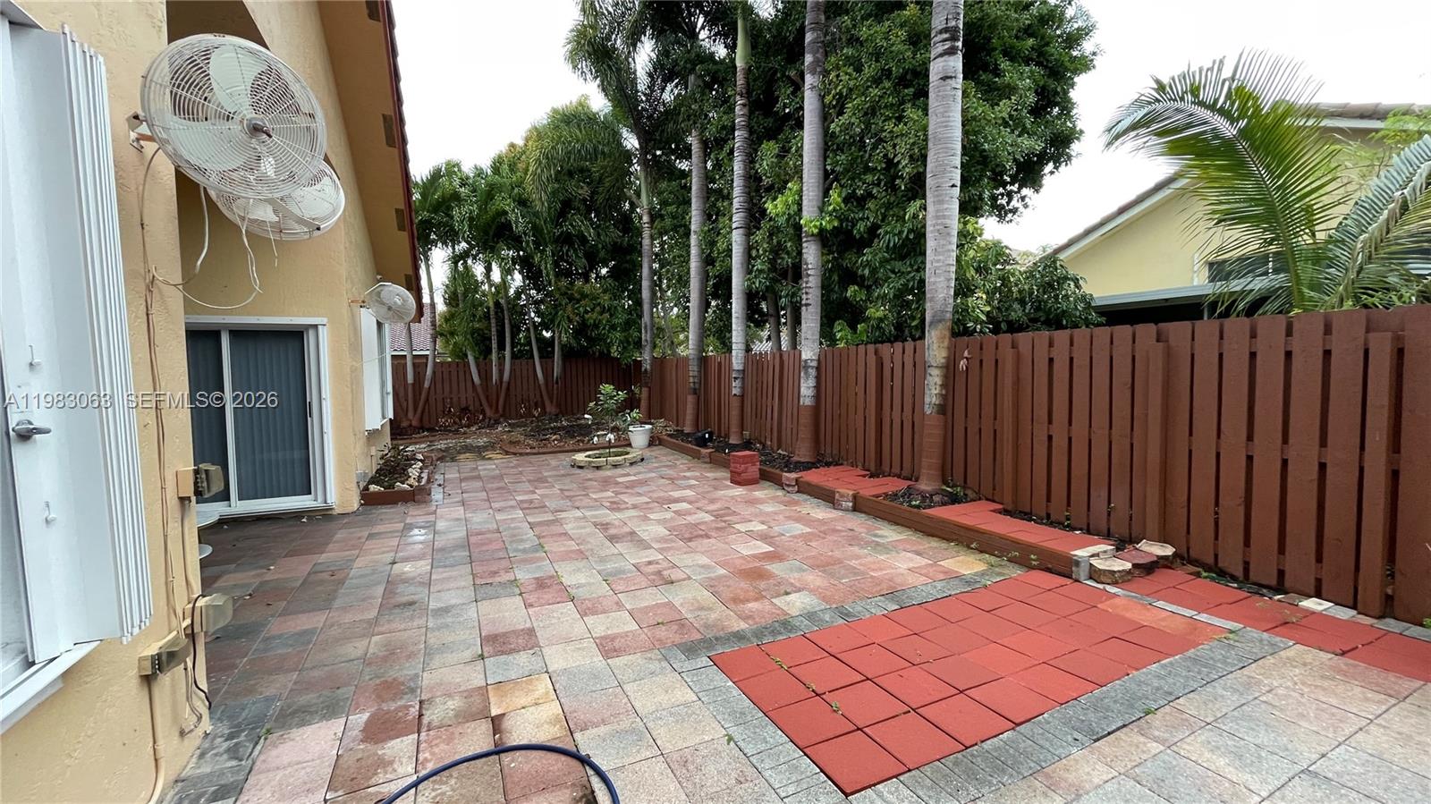 11581 SW 10th Ct Pembroke Pines, FL 33025