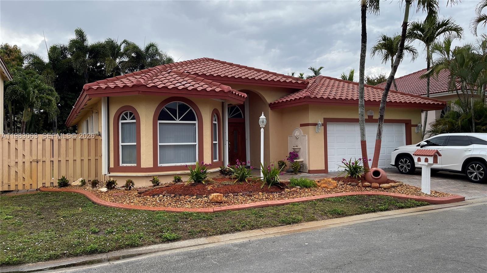 11581 SW 10th Ct Pembroke Pines, FL 33025