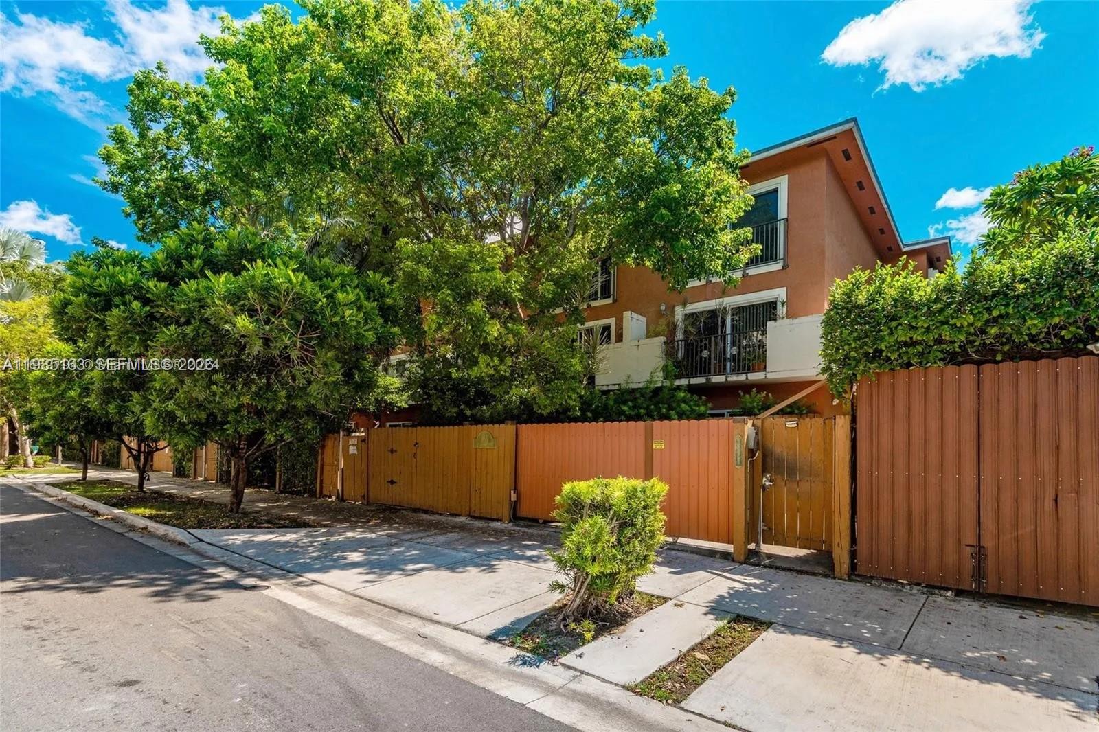 1611 SW 2nd Ct #AA112 Miami, FL 33129