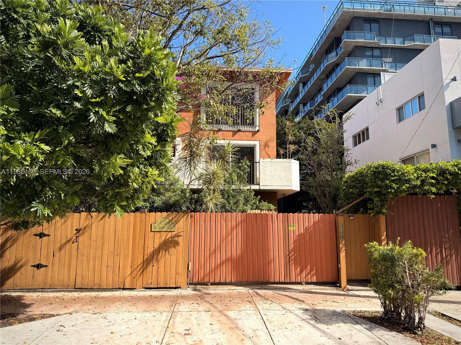 1611 SW 2nd Ct #AA112 Miami, FL 33129