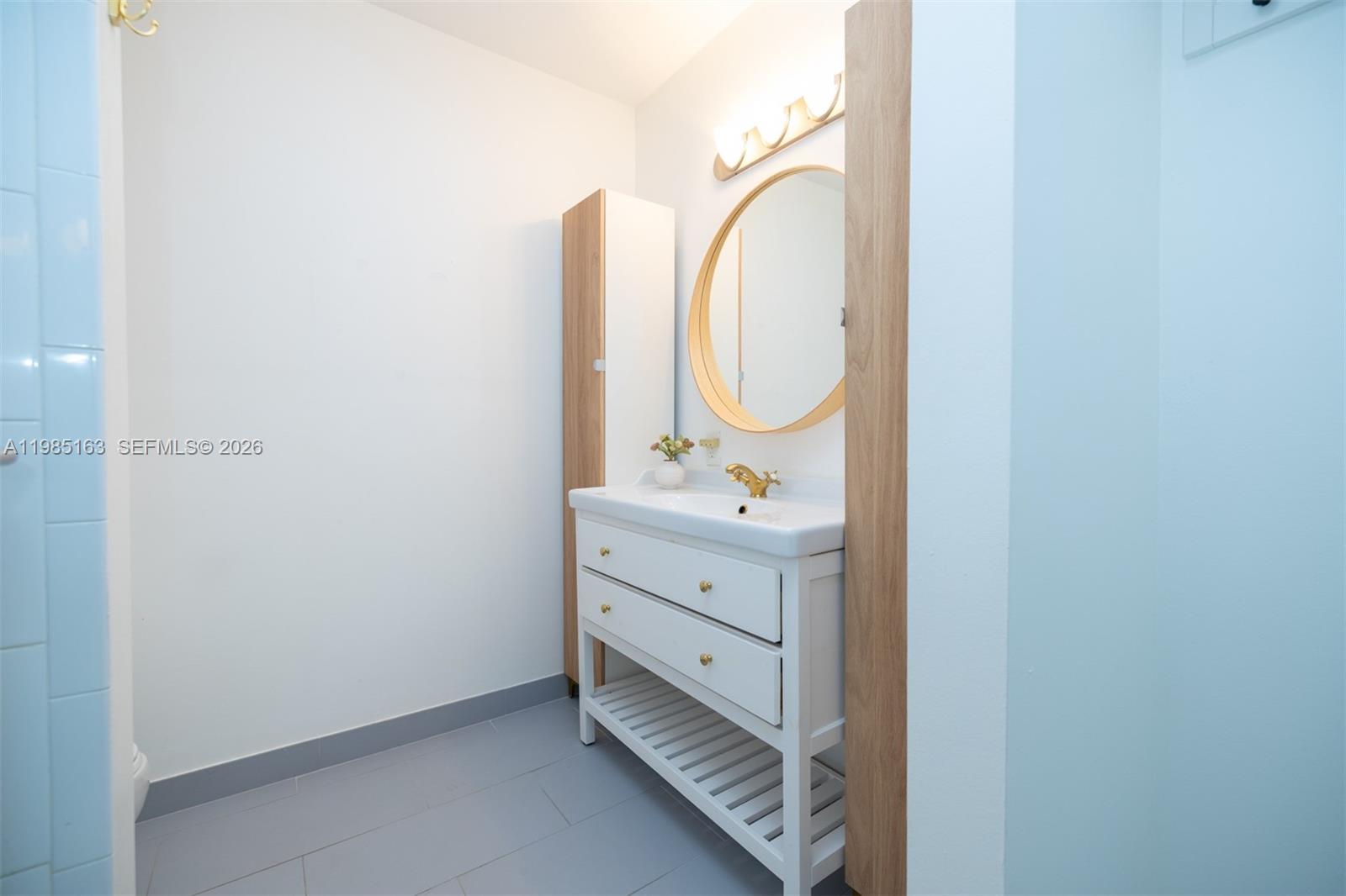 1611 SW 2nd Ct #AA112 Miami, FL 33129