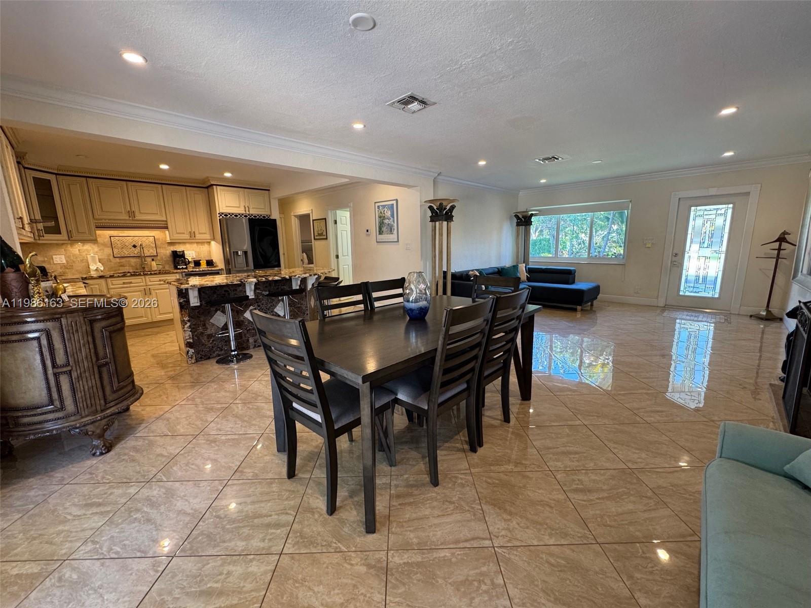 2355 SE 7th St Pompano Beach, FL 33062