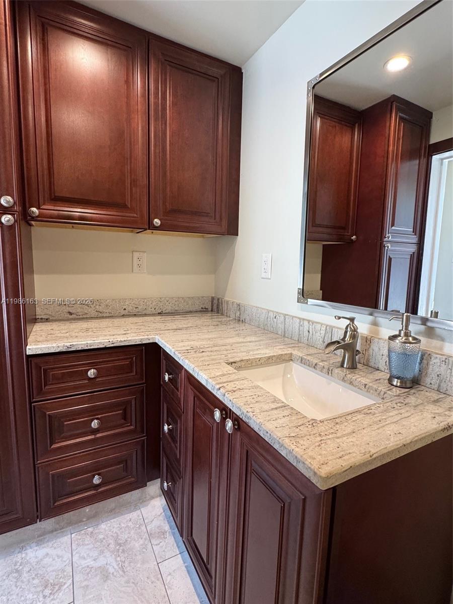 2355 SE 7th St Pompano Beach, FL 33062