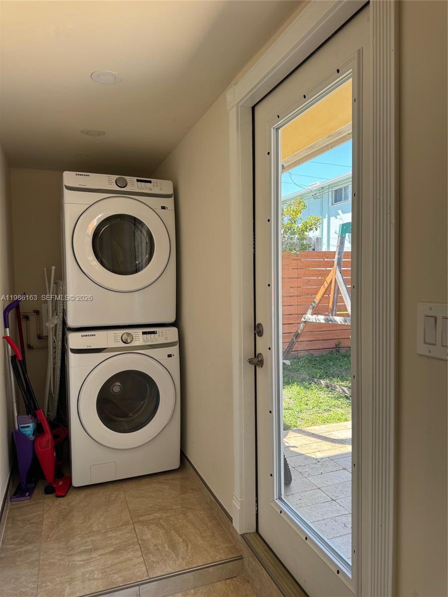 2355 SE 7th St Pompano Beach, FL 33062