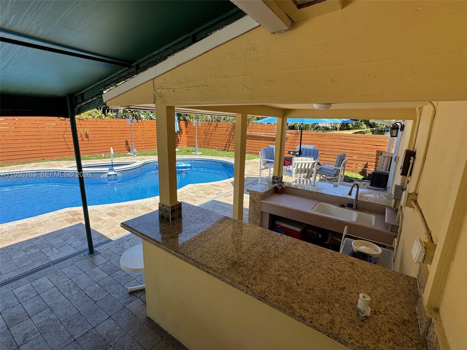 2355 SE 7th St Pompano Beach, FL 33062