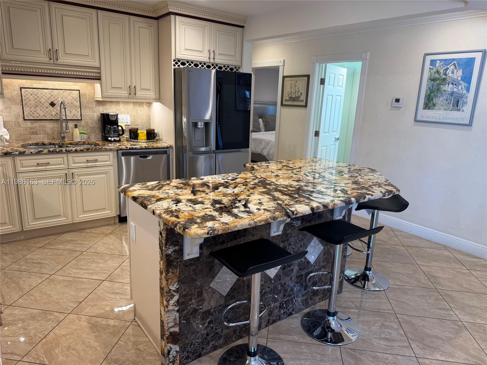 2355 SE 7th St Pompano Beach, FL 33062