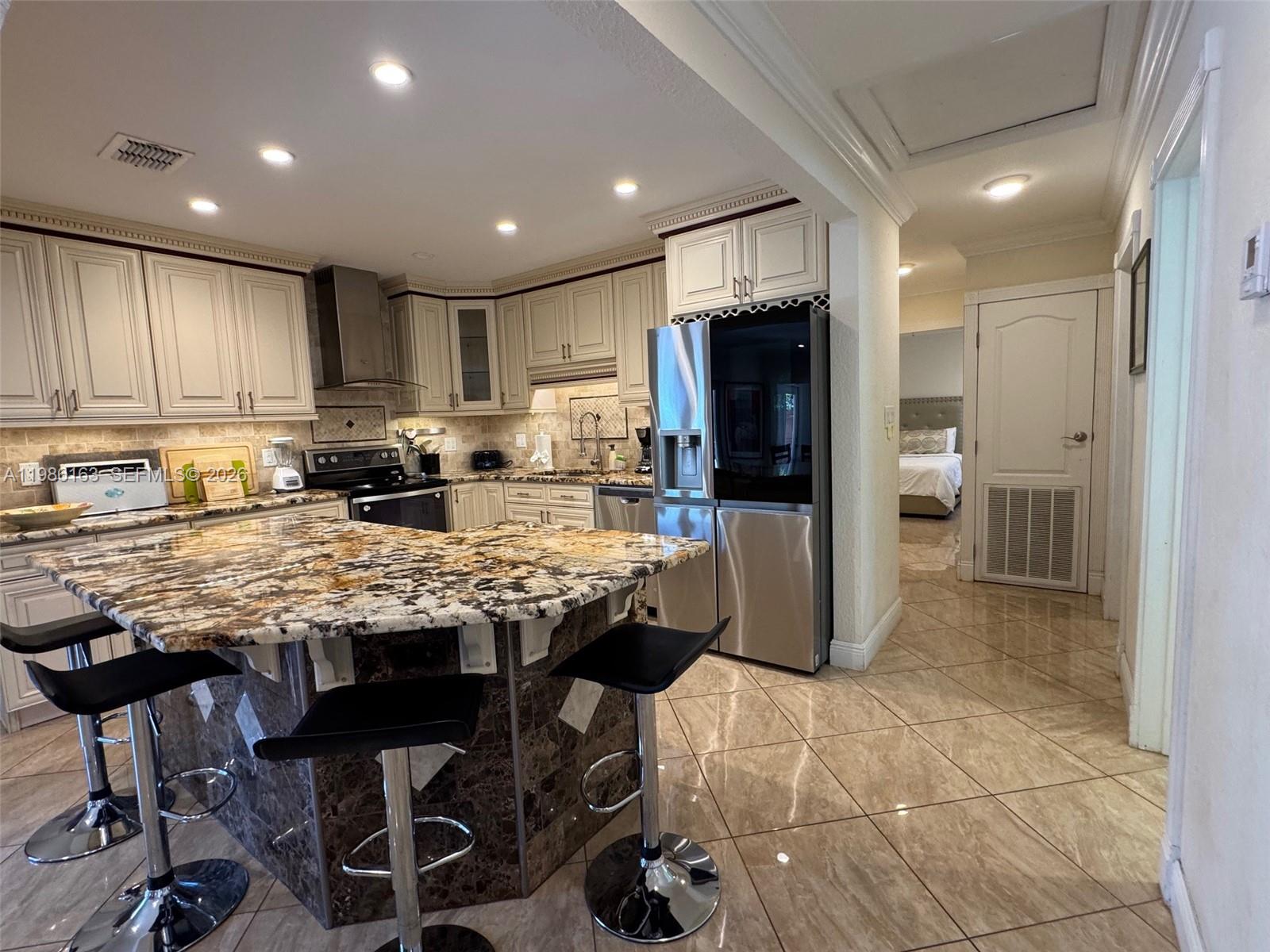 2355 SE 7th St Pompano Beach, FL 33062