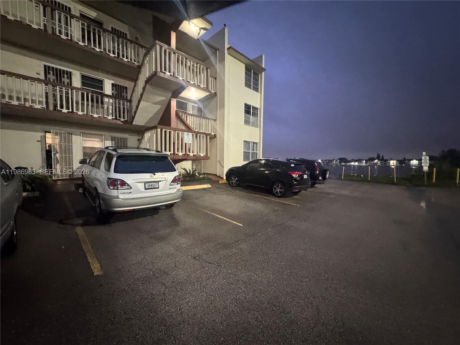 1481 NE Miami Gdns Dr #162