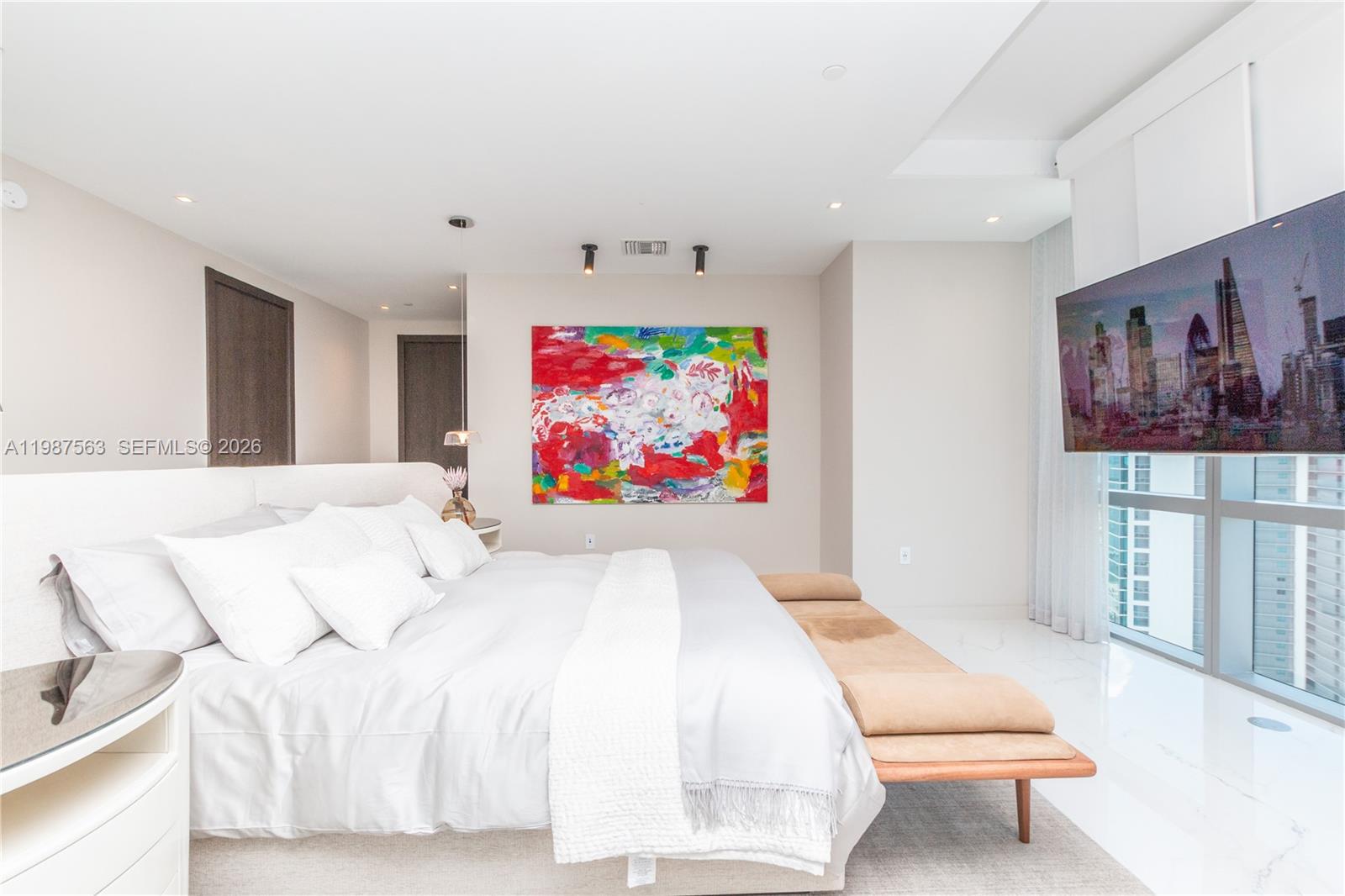 851 NE 1st Ave #PH 4611 Miami, FL 33132