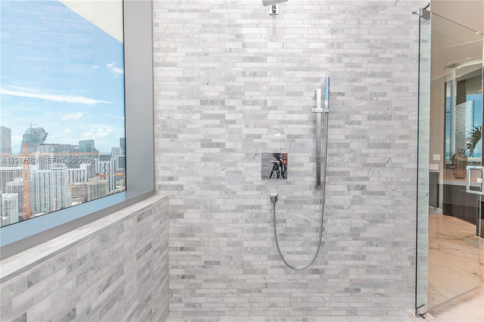 851 NE 1st Ave #PH 4611 Miami, FL 33132