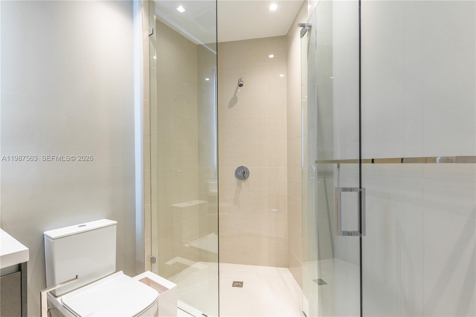 851 NE 1st Ave #PH 4611 Miami, FL 33132