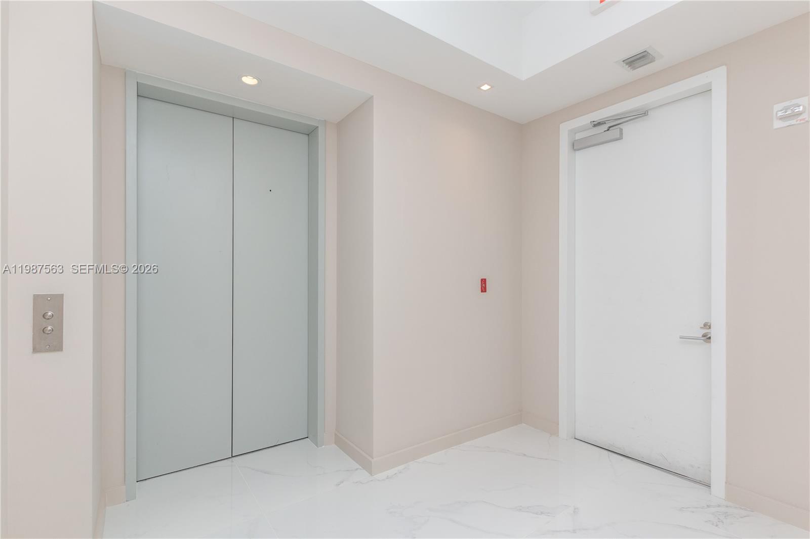 851 NE 1st Ave #PH 4611 Miami, FL 33132