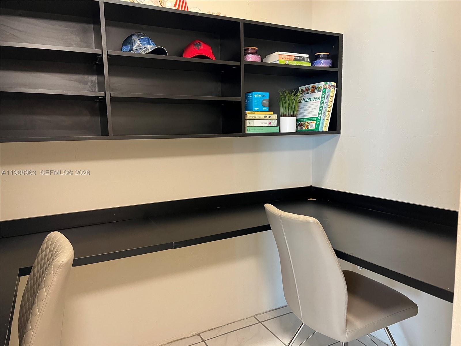 image Charter Club10