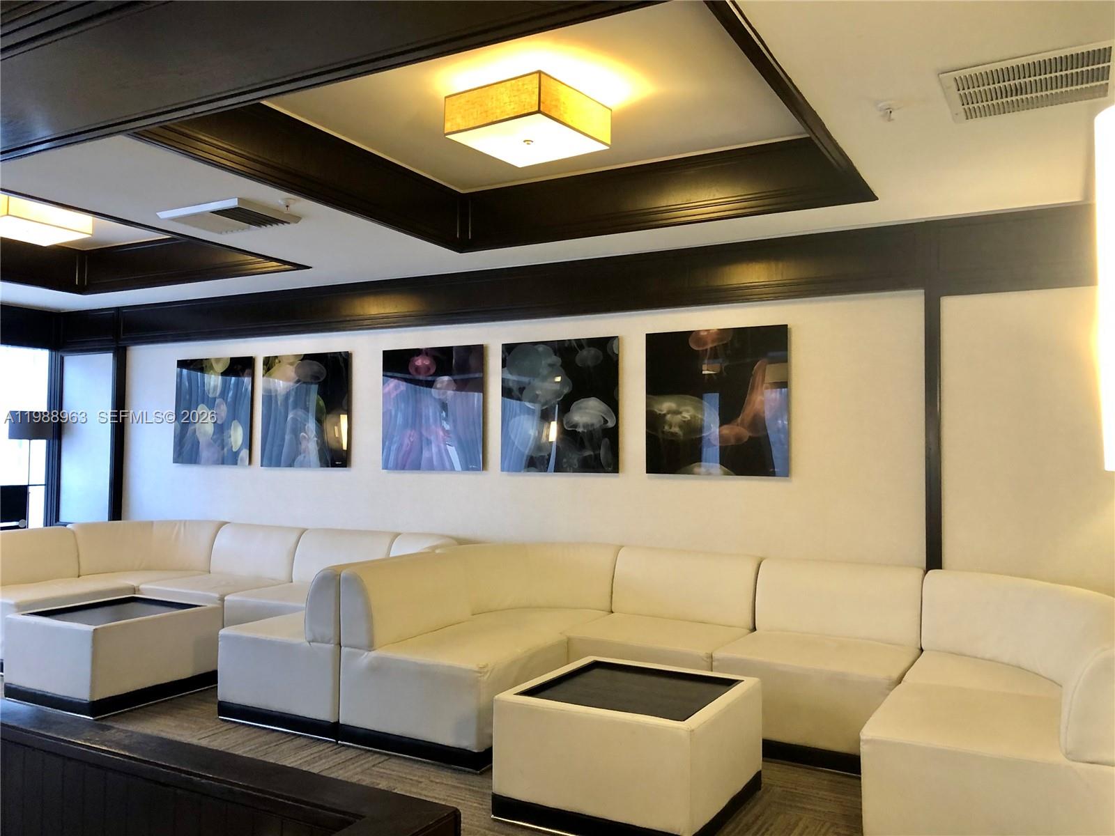 image Charter Club23