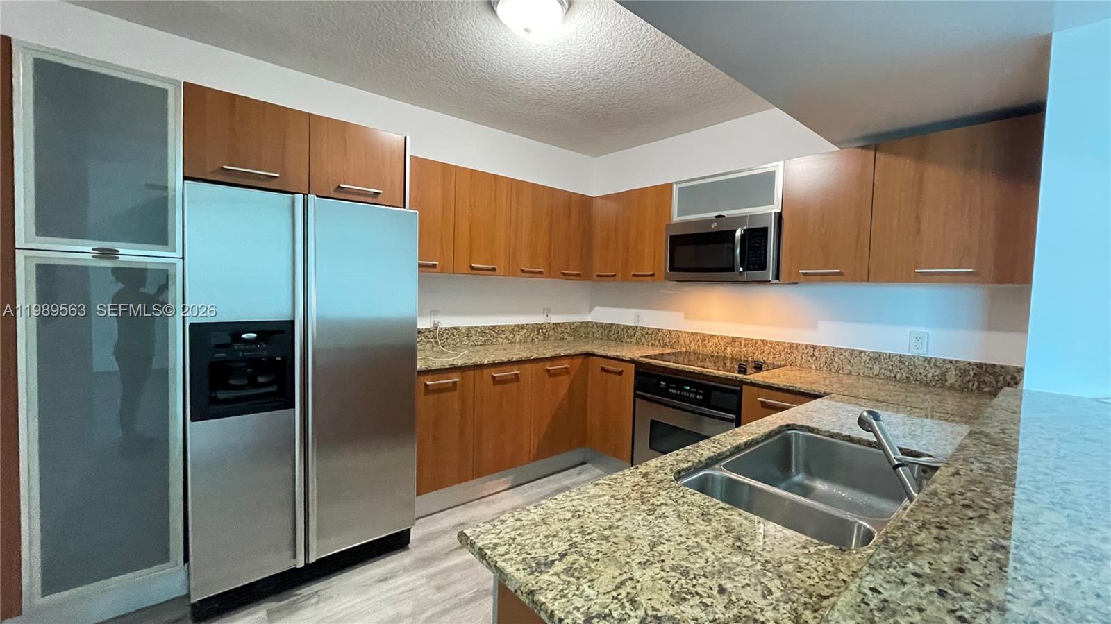 9055 SW 73rd Ct #1201 Miami, FL 33156