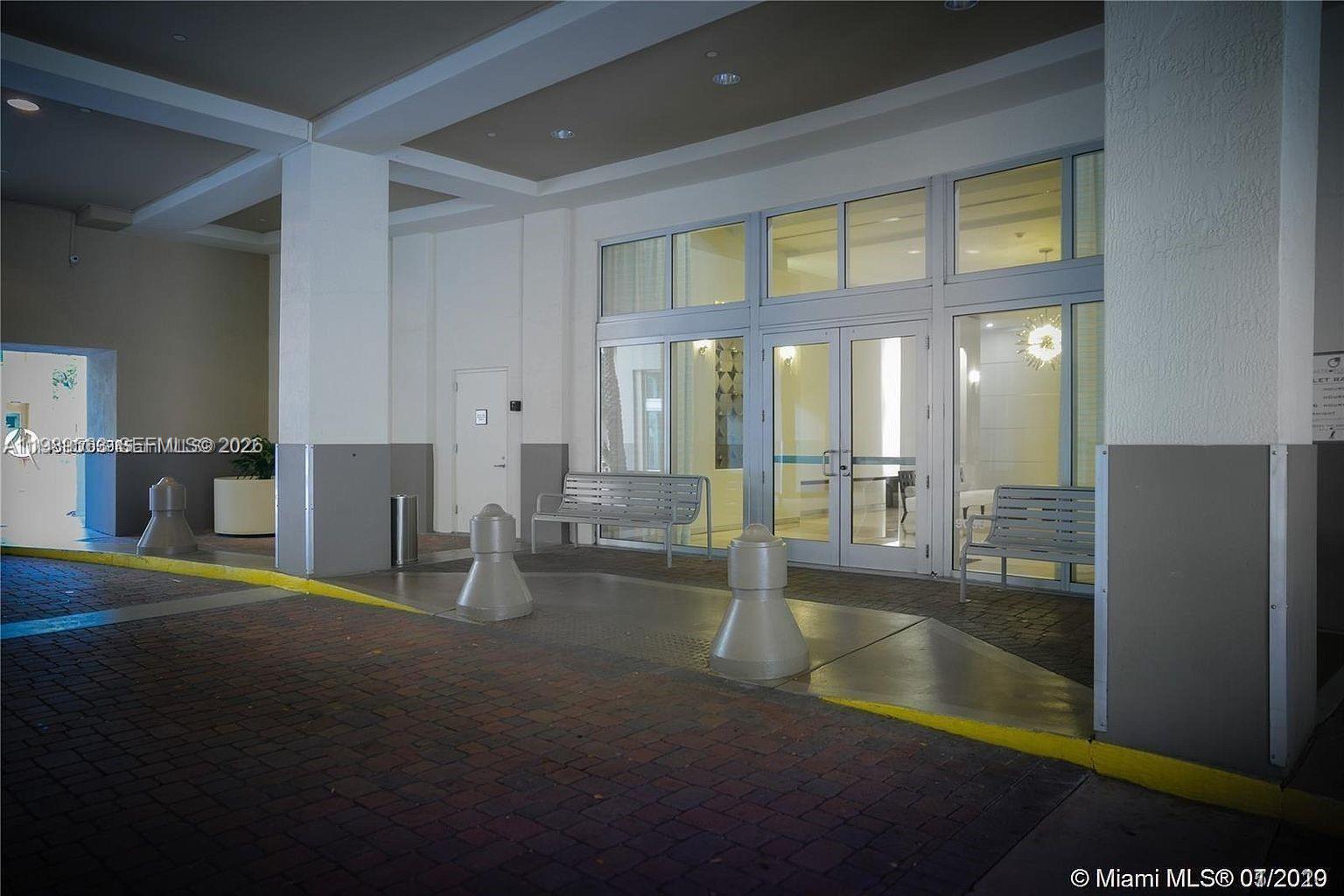 9055 SW 73rd Ct #1201 Miami, FL 33156