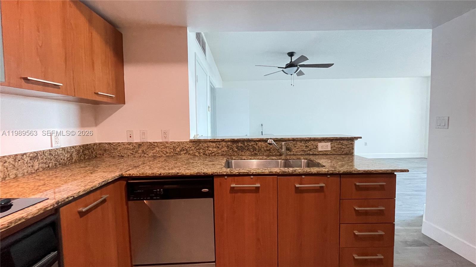 9055 SW 73rd Ct #1201 Miami, FL 33156