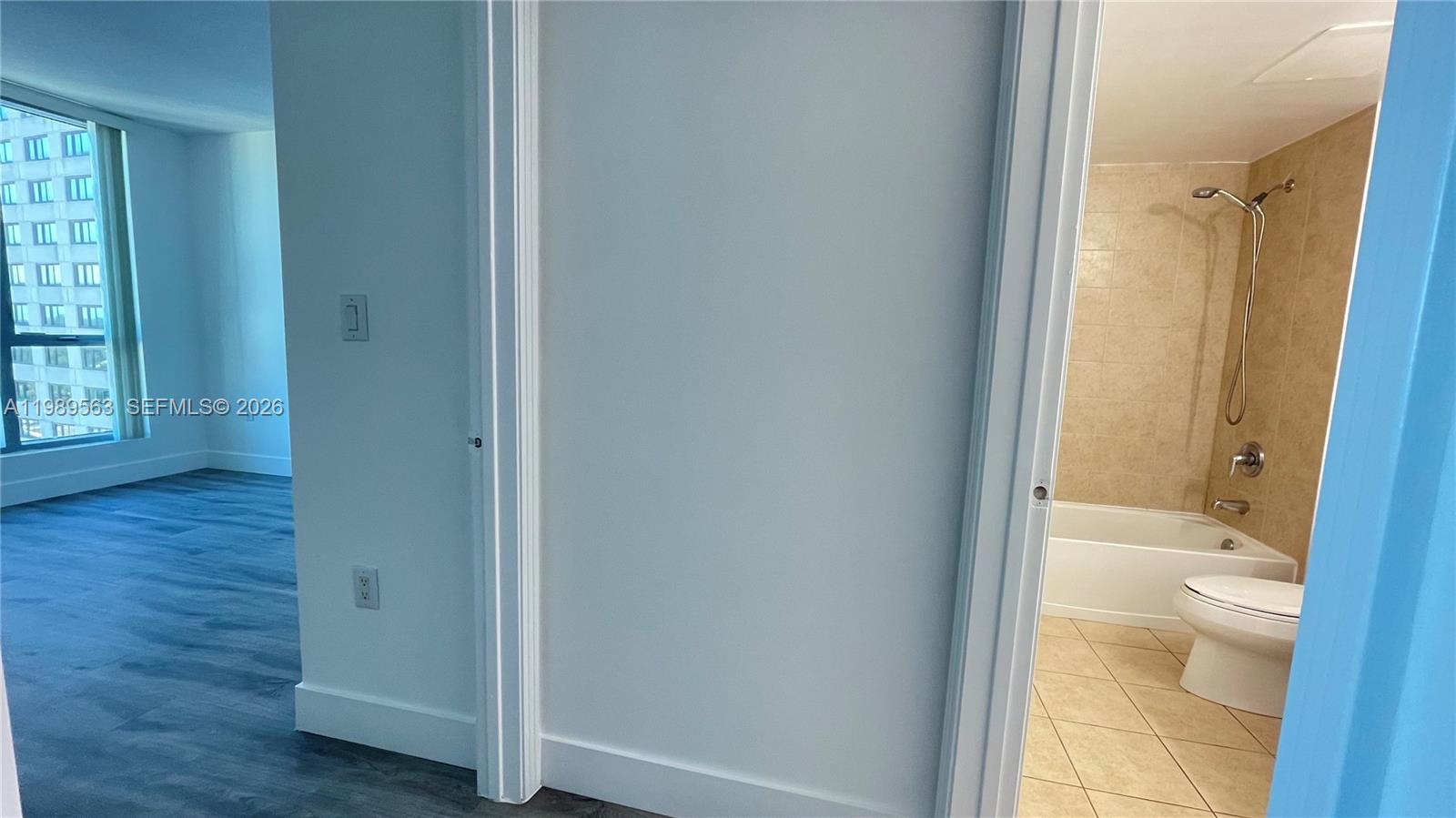 9055 SW 73rd Ct #1201 Miami, FL 33156