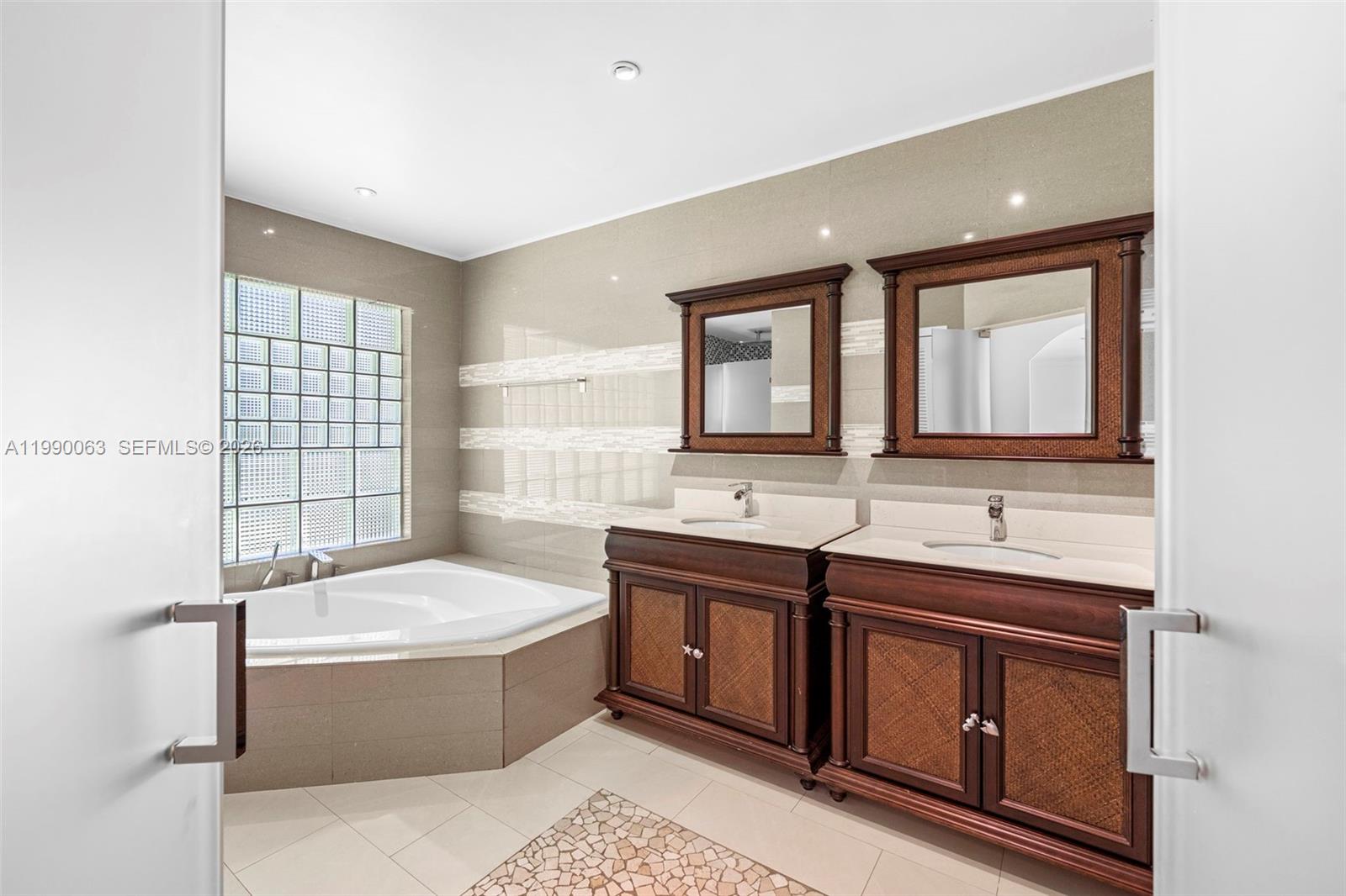 6601 SW 124th St Pinecrest, FL 33156