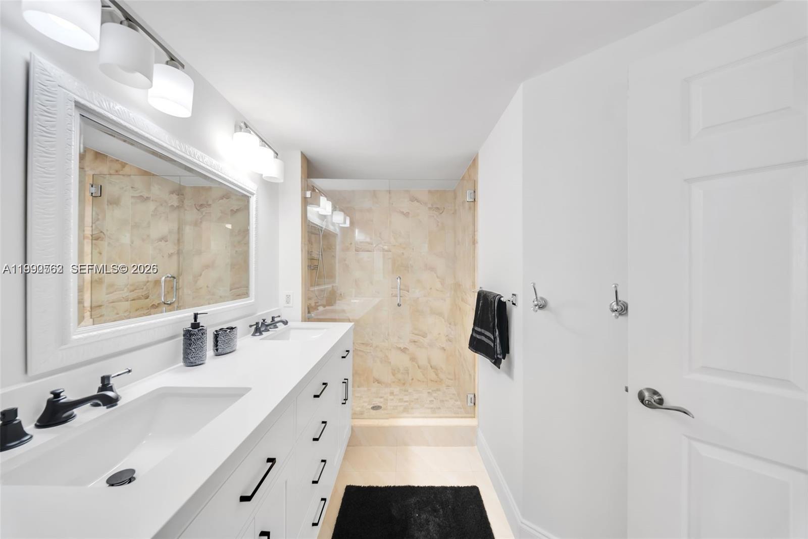 image Porto Bellagio Condo15