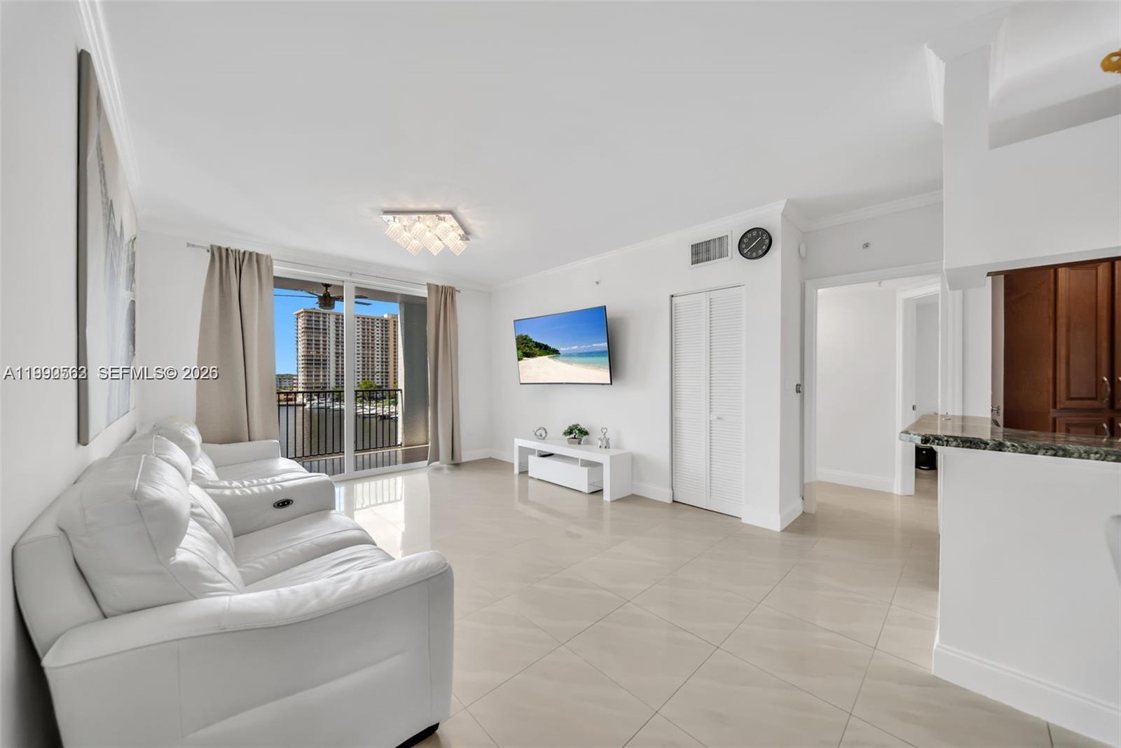 image Porto Bellagio Condo3