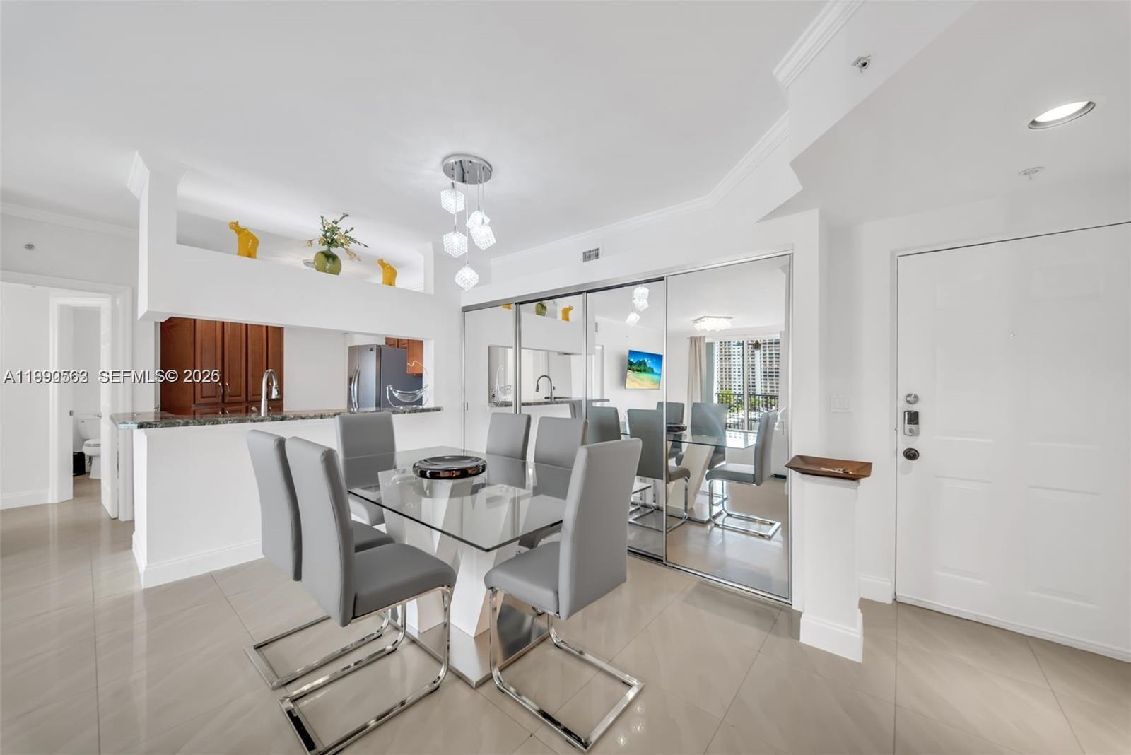 image Porto Bellagio Condo4