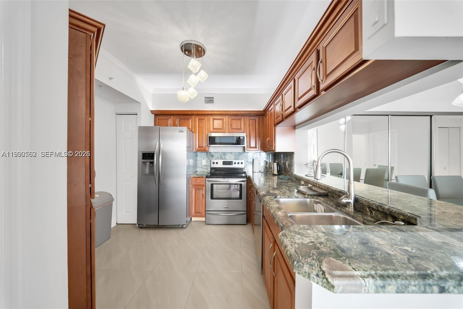 image Porto Bellagio Condo7