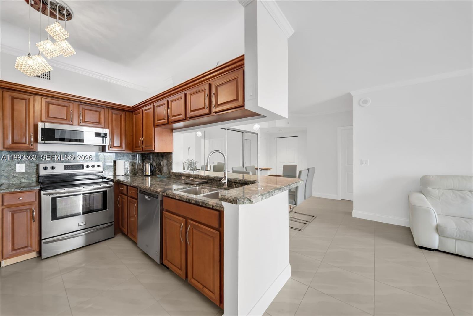 image Porto Bellagio Condo8