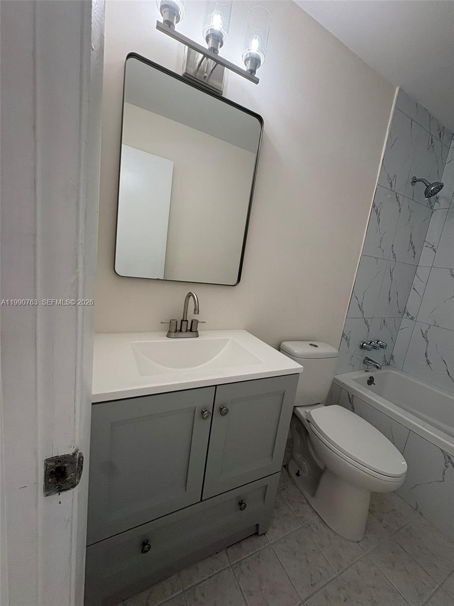 4356 NW 5th Ave Deerfield Beach, FL 33064