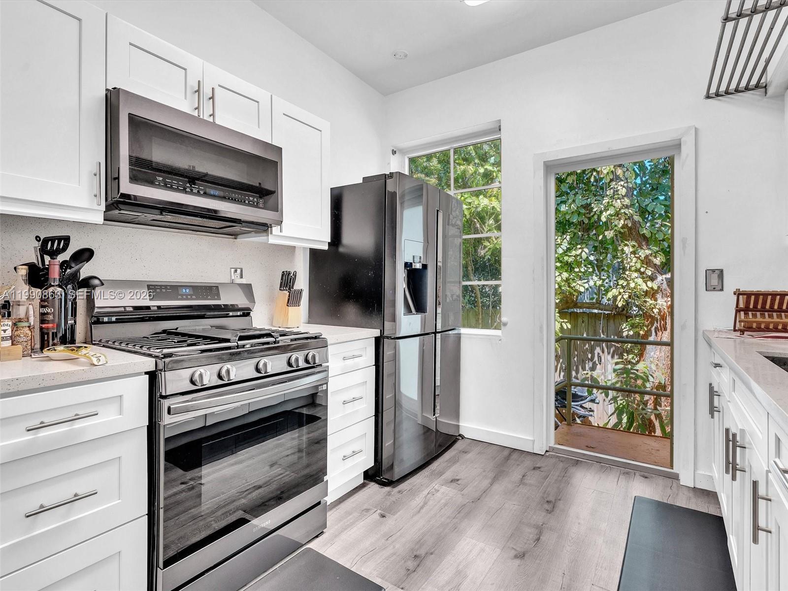 910 Lenox Ave #2 Miami Beach, FL 33139