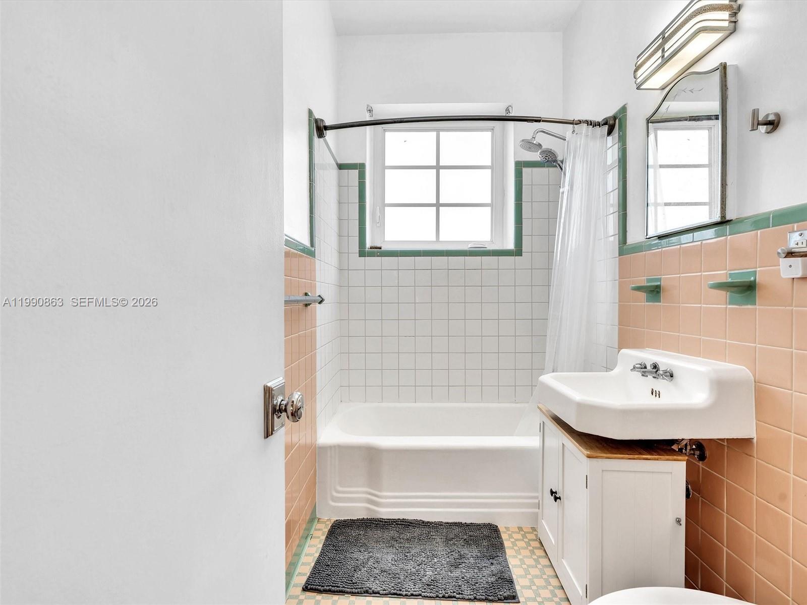 910 Lenox Ave #2 Miami Beach, FL 33139