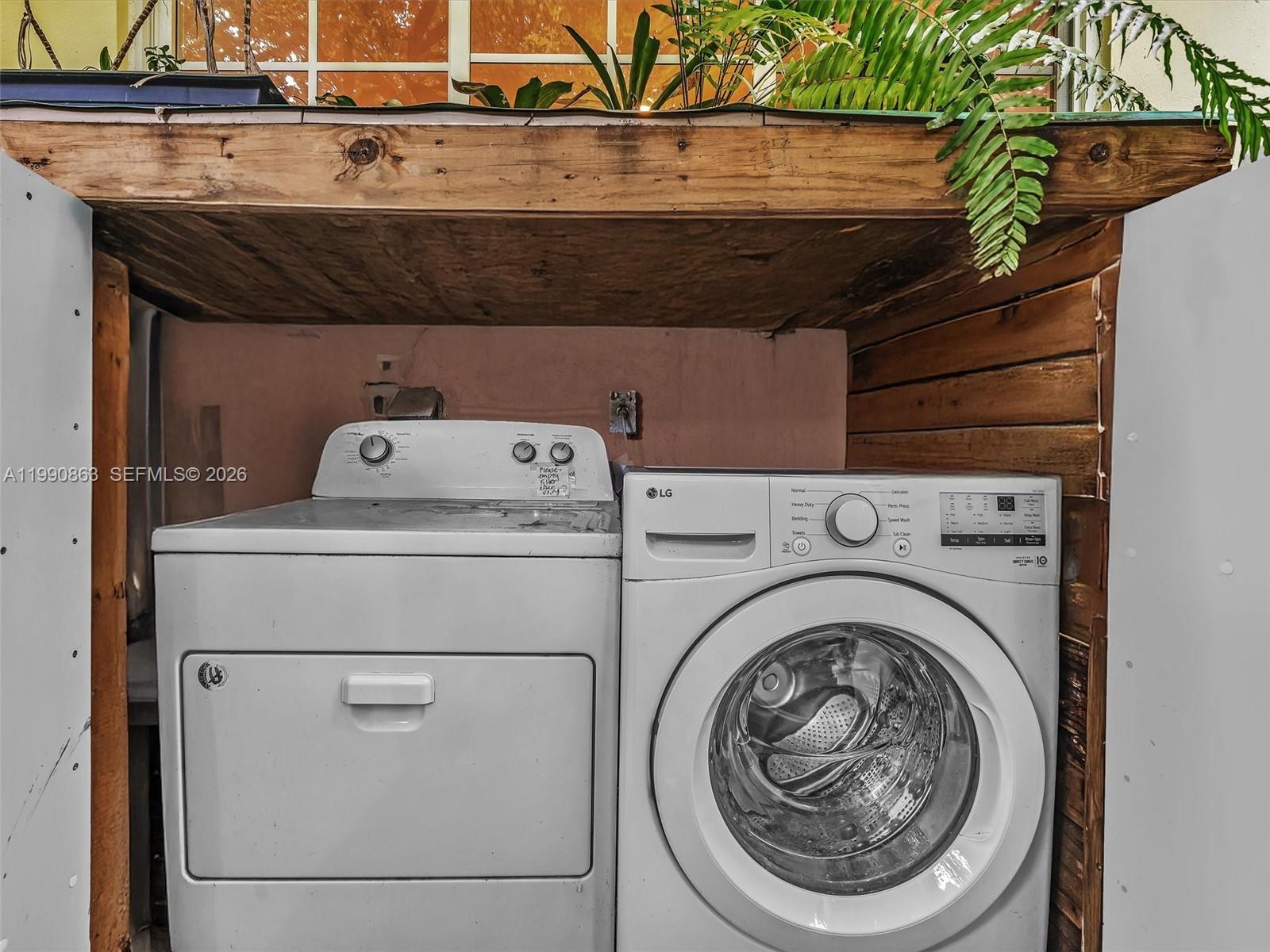 910 Lenox Ave #2 Miami Beach, FL 33139