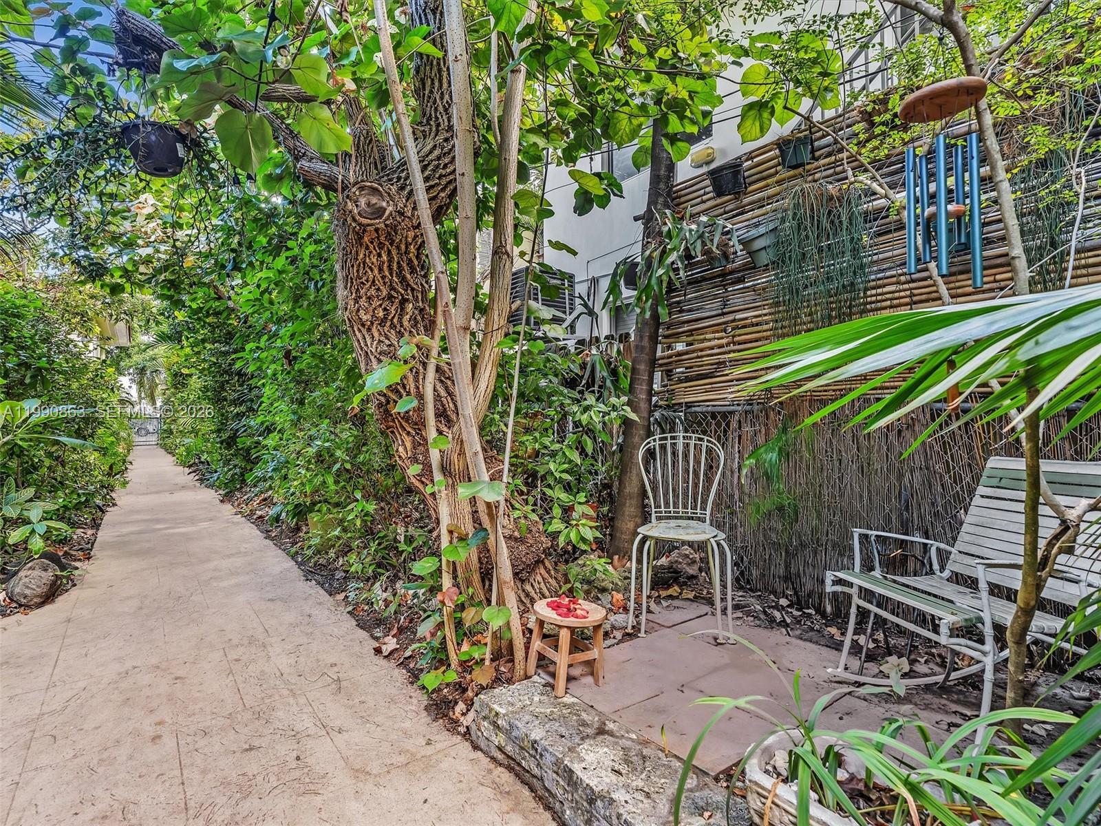 910 Lenox Ave #2 Miami Beach, FL 33139