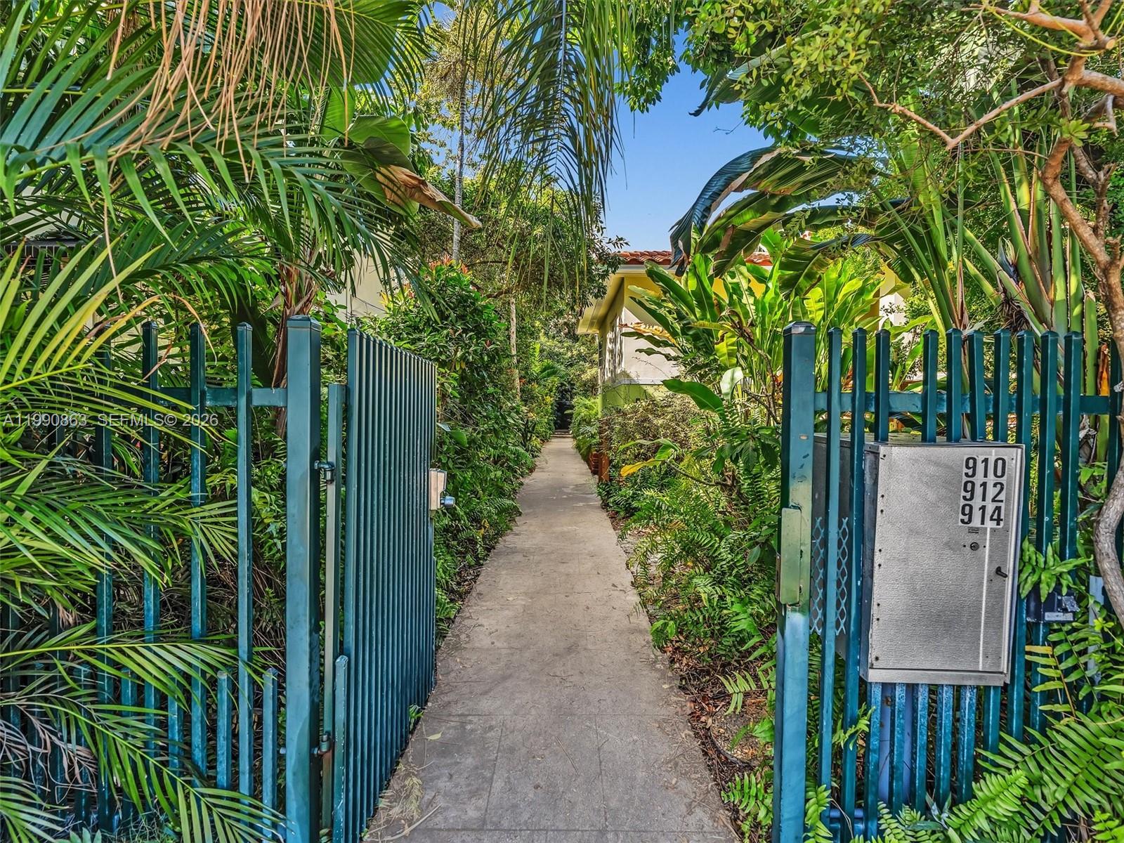 910 Lenox Ave #2 Miami Beach, FL 33139