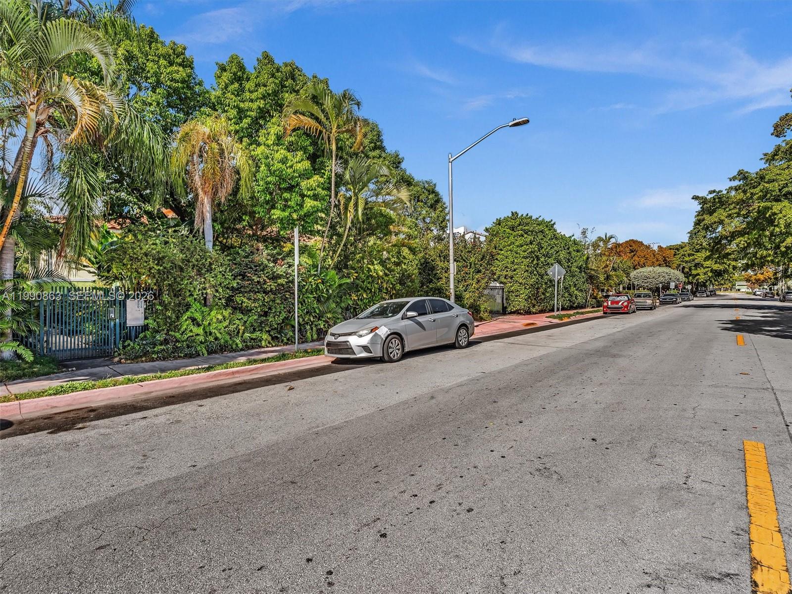 910 Lenox Ave #2 Miami Beach, FL 33139