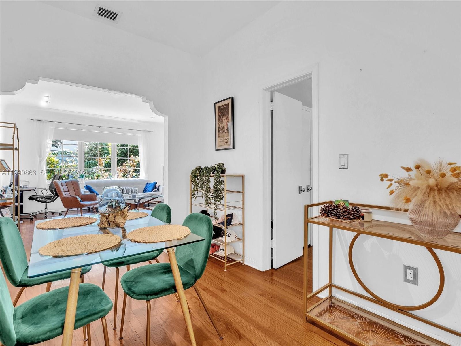 910 Lenox Ave #2 Miami Beach, FL 33139