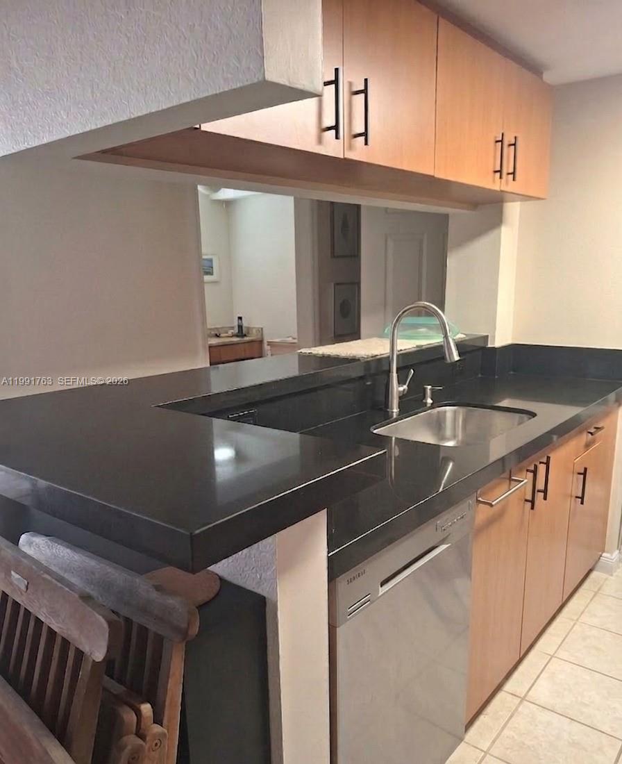 816 NW 11th St #806 Miami, FL 33136