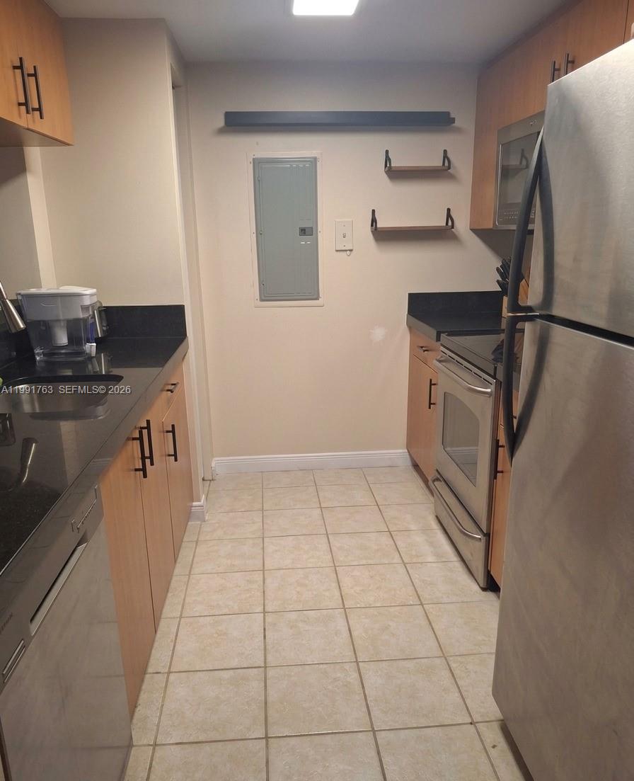 816 NW 11th St #806 Miami, FL 33136