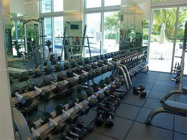 90 SW 3rd St #1809 Miami, FL 33130