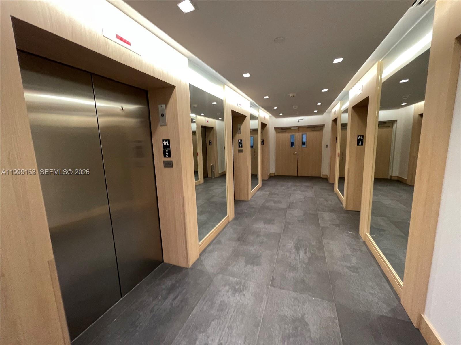 90 SW 3rd St #1809 Miami, FL 33130