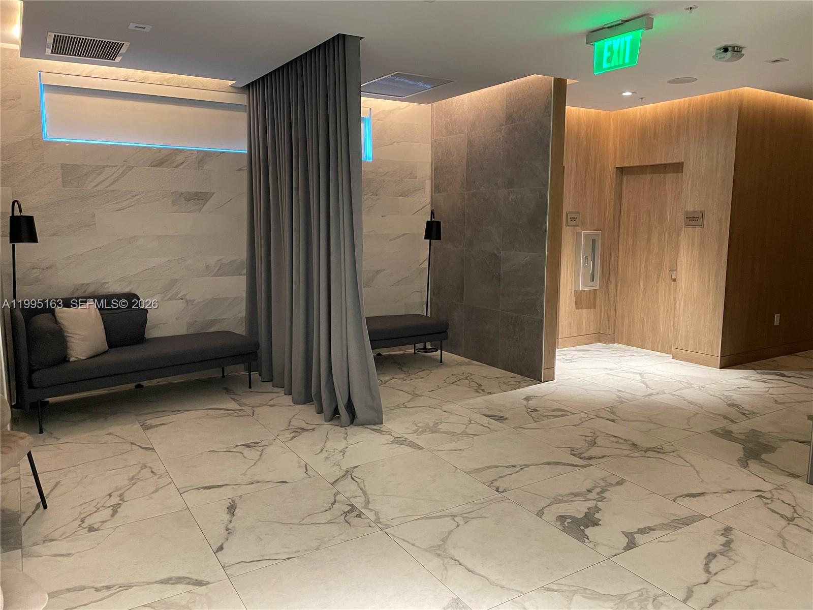 90 SW 3rd St #1809 Miami, FL 33130