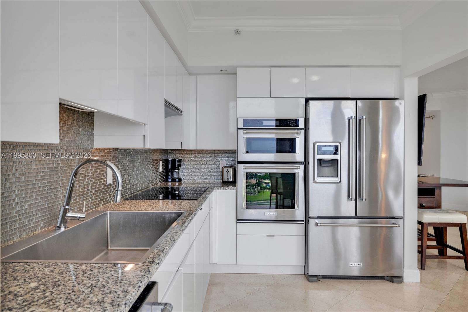 image Blue Diamond12