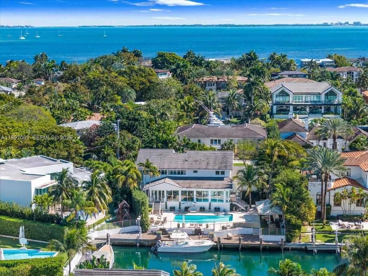 6832 Sunrise Ct Coral Gables, FL 33133