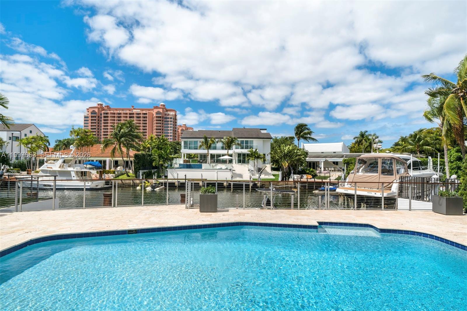 6832 Sunrise Ct Coral Gables, FL 33133