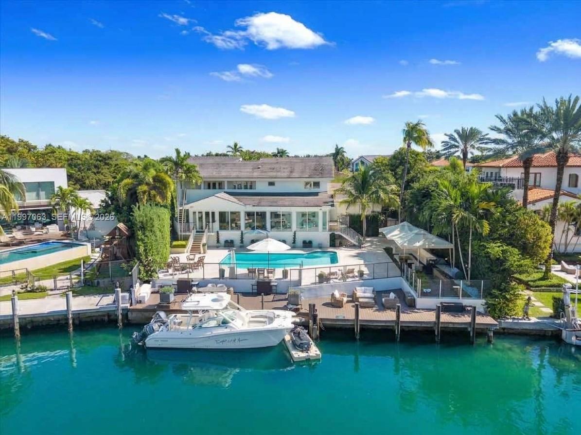 6832 Sunrise Ct Coral Gables, FL 33133